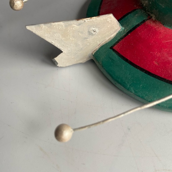 Handpainted Balsa Wood UFO - Picture 12 of 12